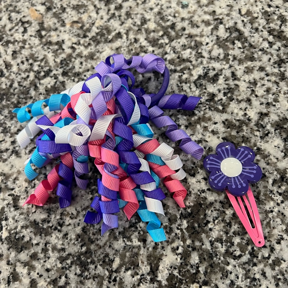 5/$10 Gymboree hair clip and ponytail holder